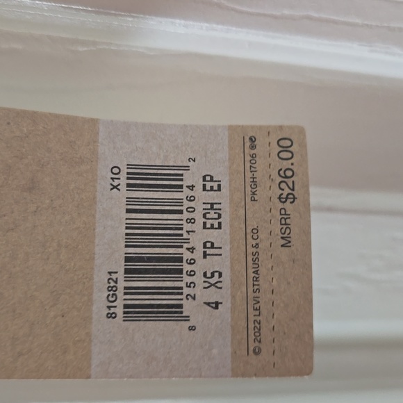 LEVIS SIGNATURE BRAND BOYS OFF-WHITE LONG SLEEVE TEE SHIRT SIZE 4 - Picture 6 of 9